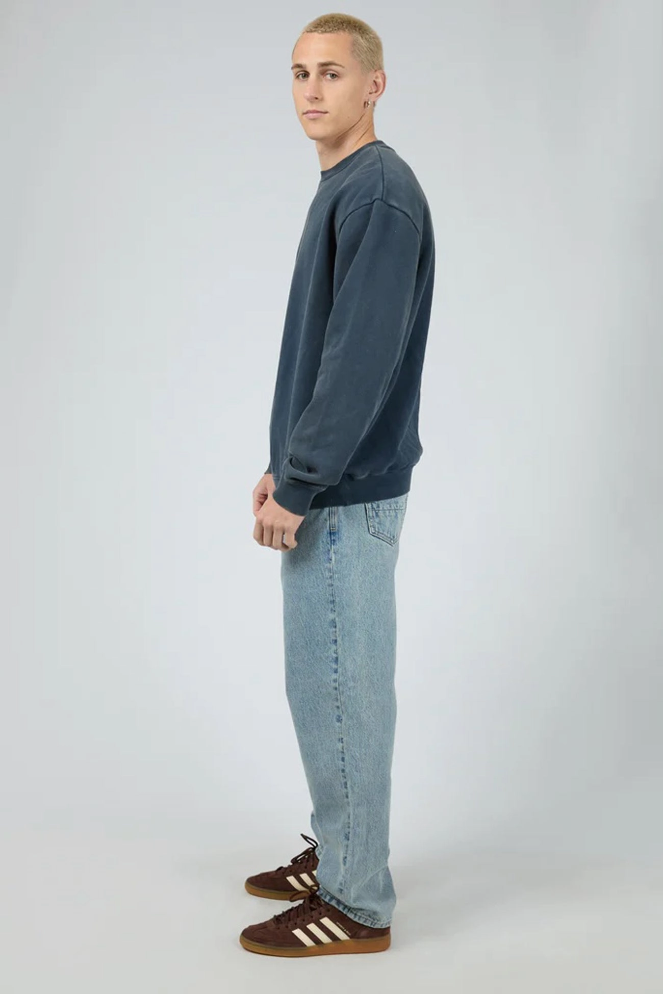 Full Length Zipper Closure Climate Adaptive Design Box Crew Navy