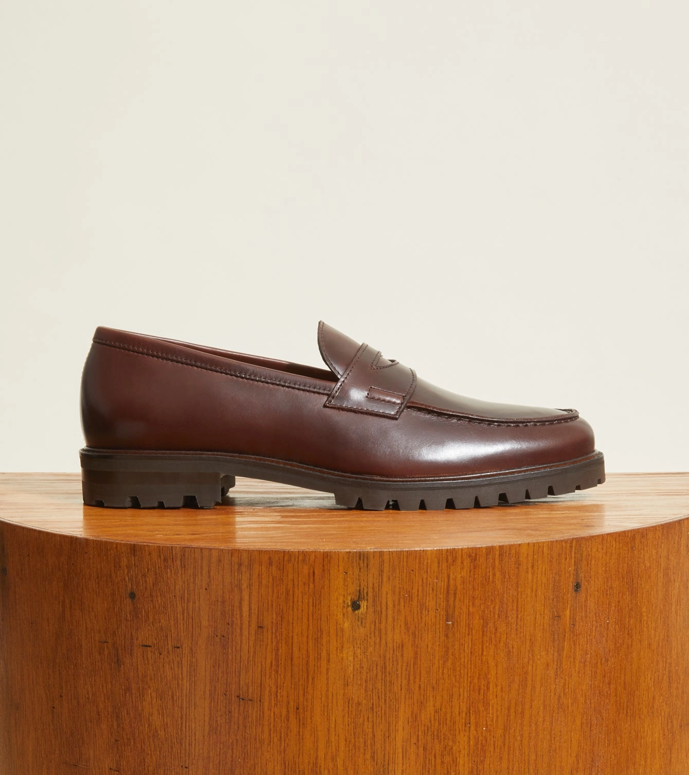 Carmine Lug Sole Professional Outfit