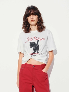 Cat Printed Round Neck T-shirt Chic Comfort Wear Garment Dyed