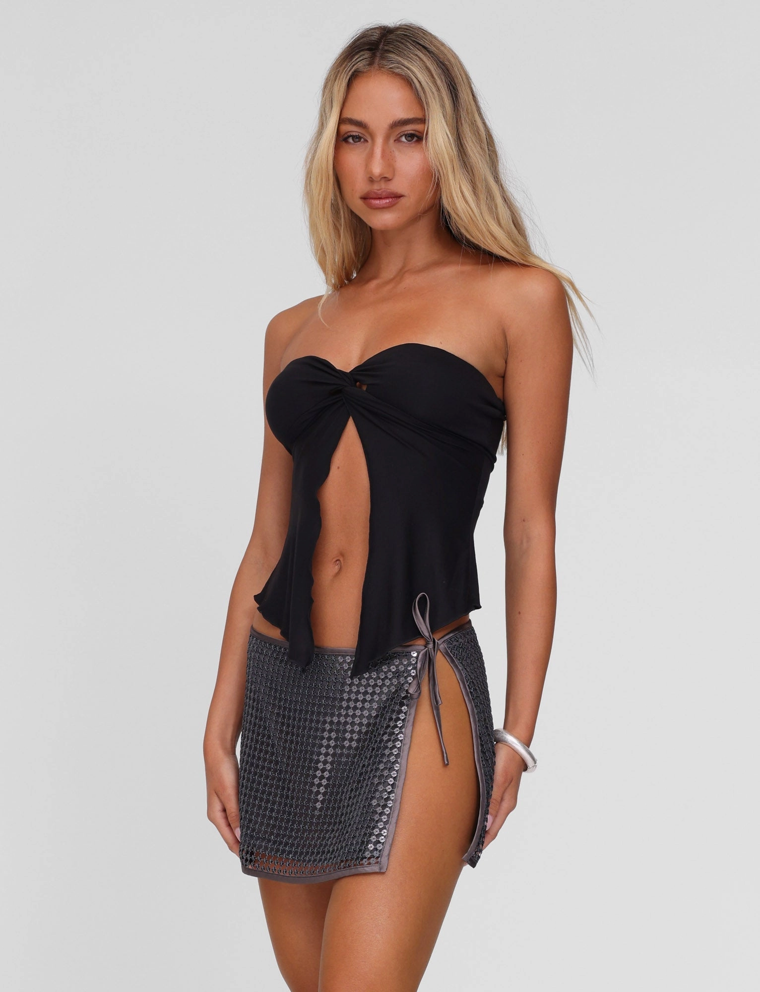 CHARMAINE TOP - BLACK Simple formal dress Ruffle-Detail