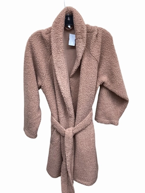 UV Protection Finish Coat Faux Fur & Sherpa By Clothes Mentor In Pink, Size: L