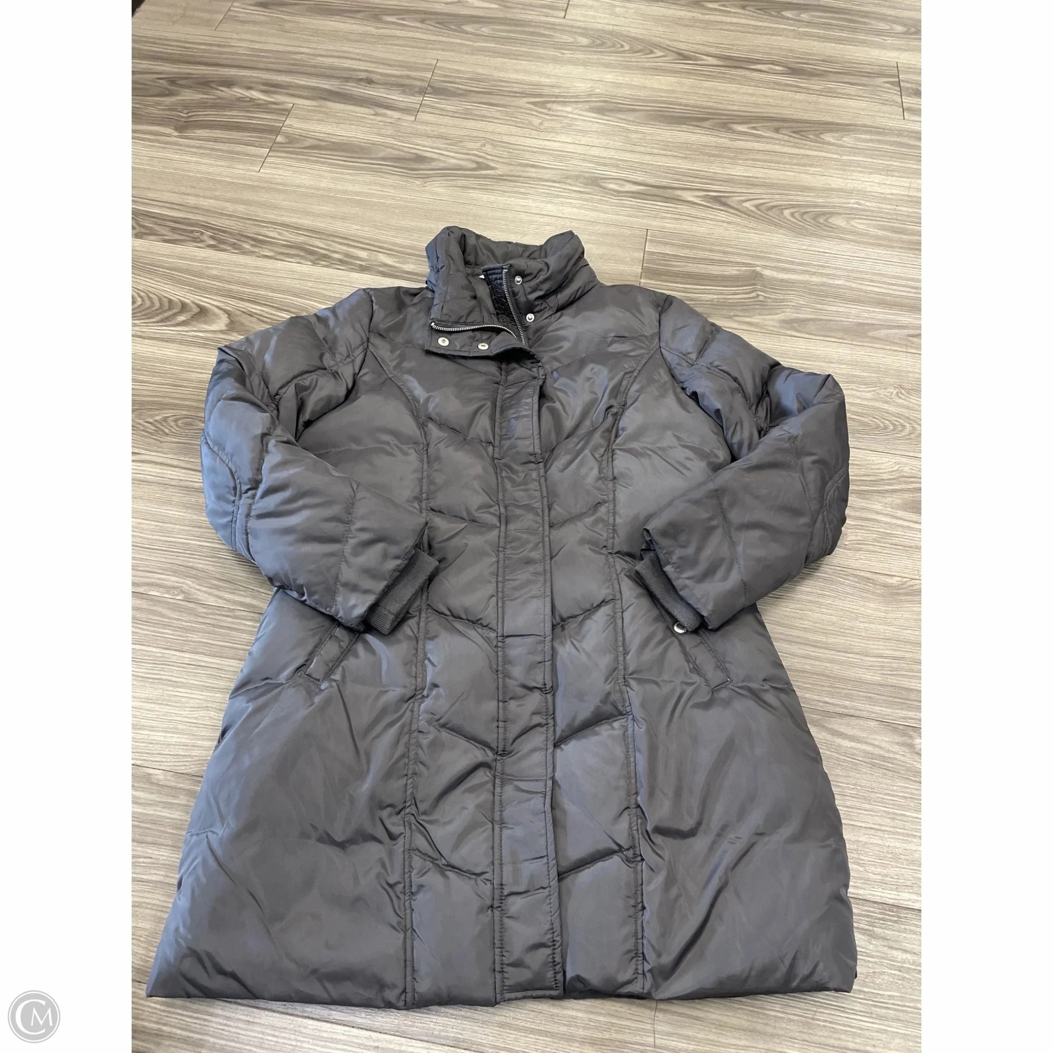 Seamless construction Minimal Travel Look Coat Puffer & Quilted By Michael By Michael Kors In Grey, Size: L