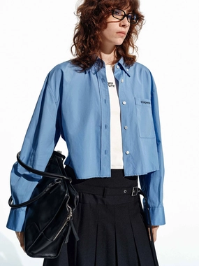 Minimalist Closure Cropped Cotton Shirt