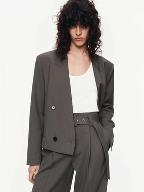 Friction Resistant Cropped Structured Blazer