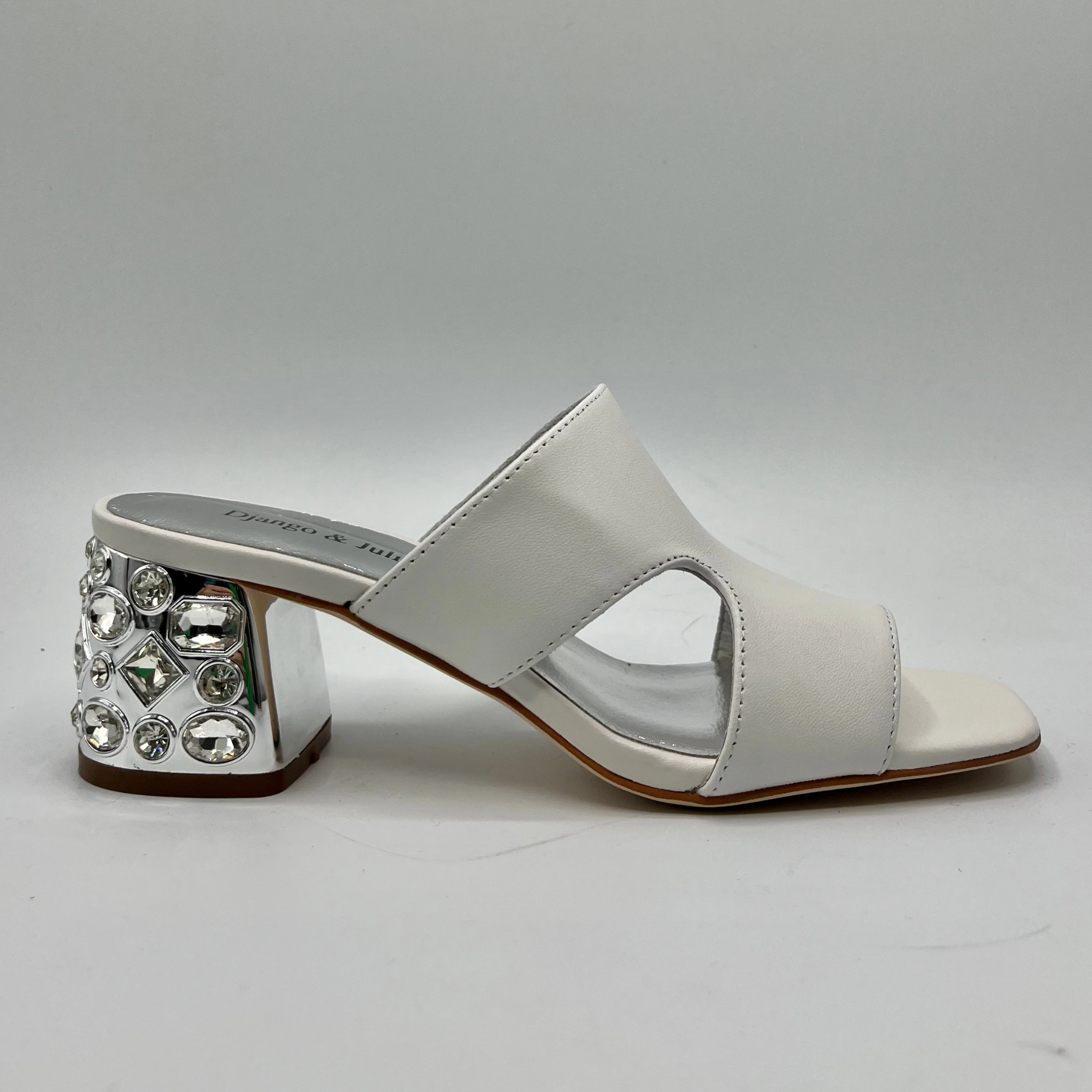 Django & Juliette Pedlows Ergonomic Toe Post Design Layered Shock Dispersion