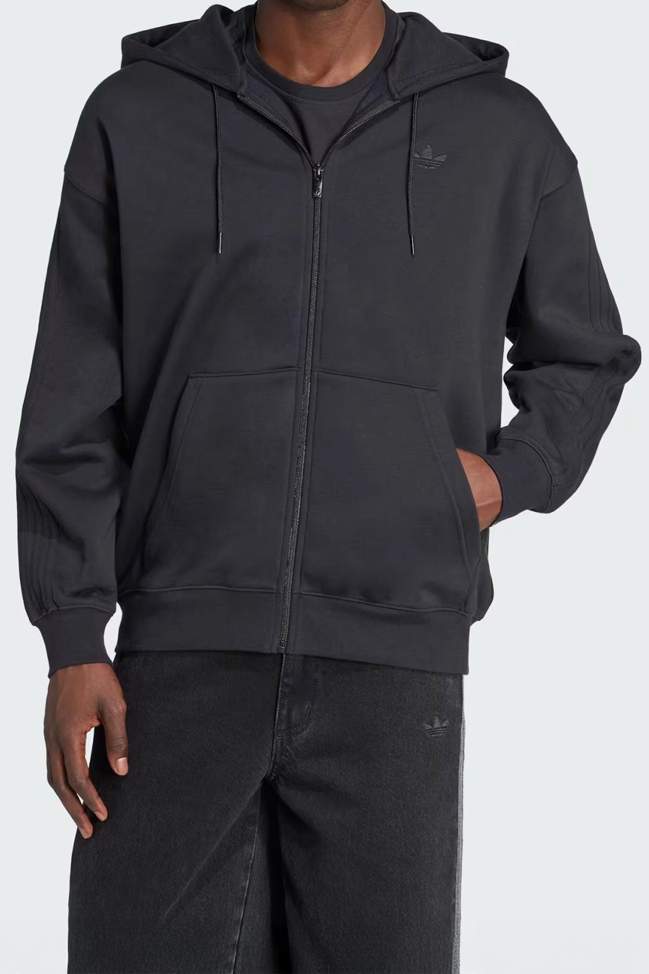 Baggy FZ Hoodie Black Quick Release Buckle Mechanism On The Go