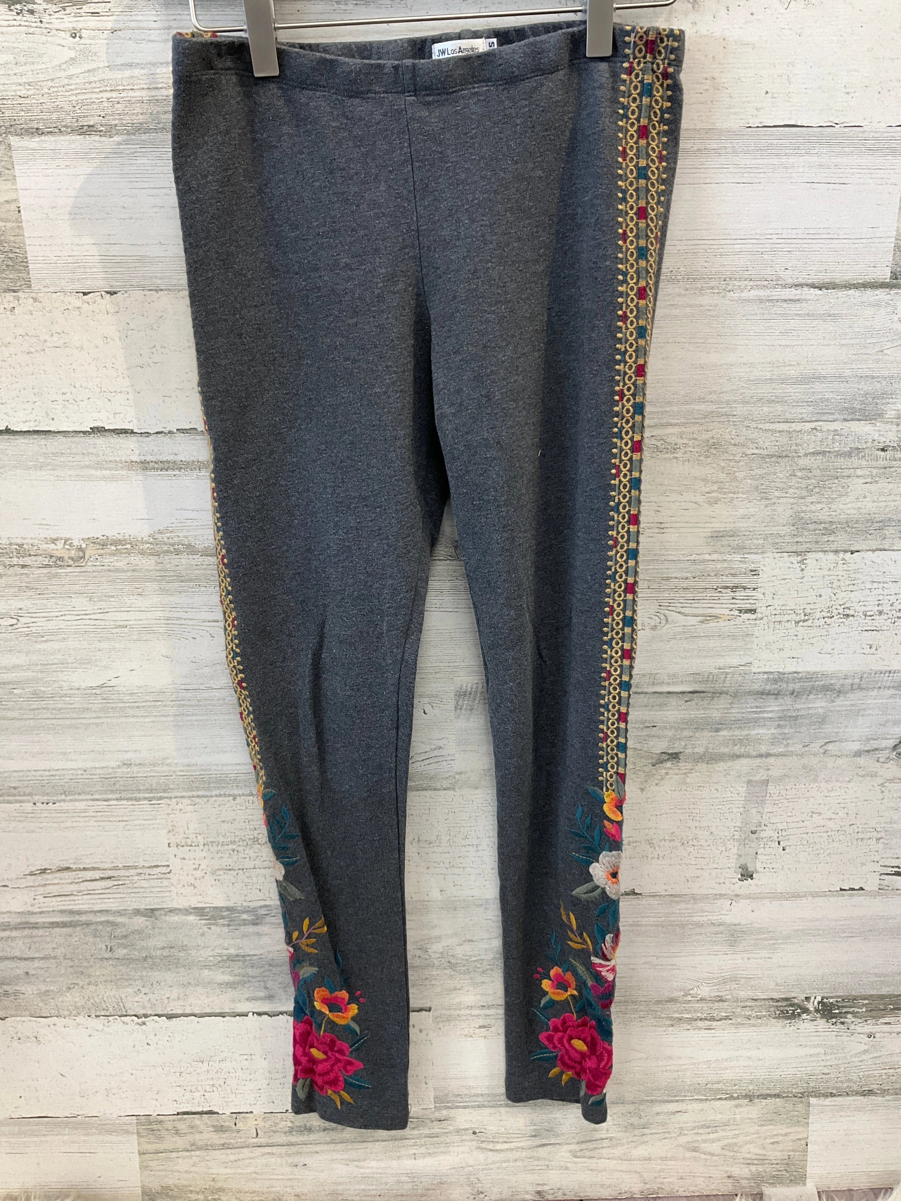 Tight Movement Body Shaping Travel Enthusiast Pants Leggings By Johnny Was In Grey, Size: Xs