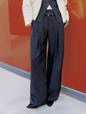 Body Aligned ComfortFit Front Pleated Relaxed Pants
