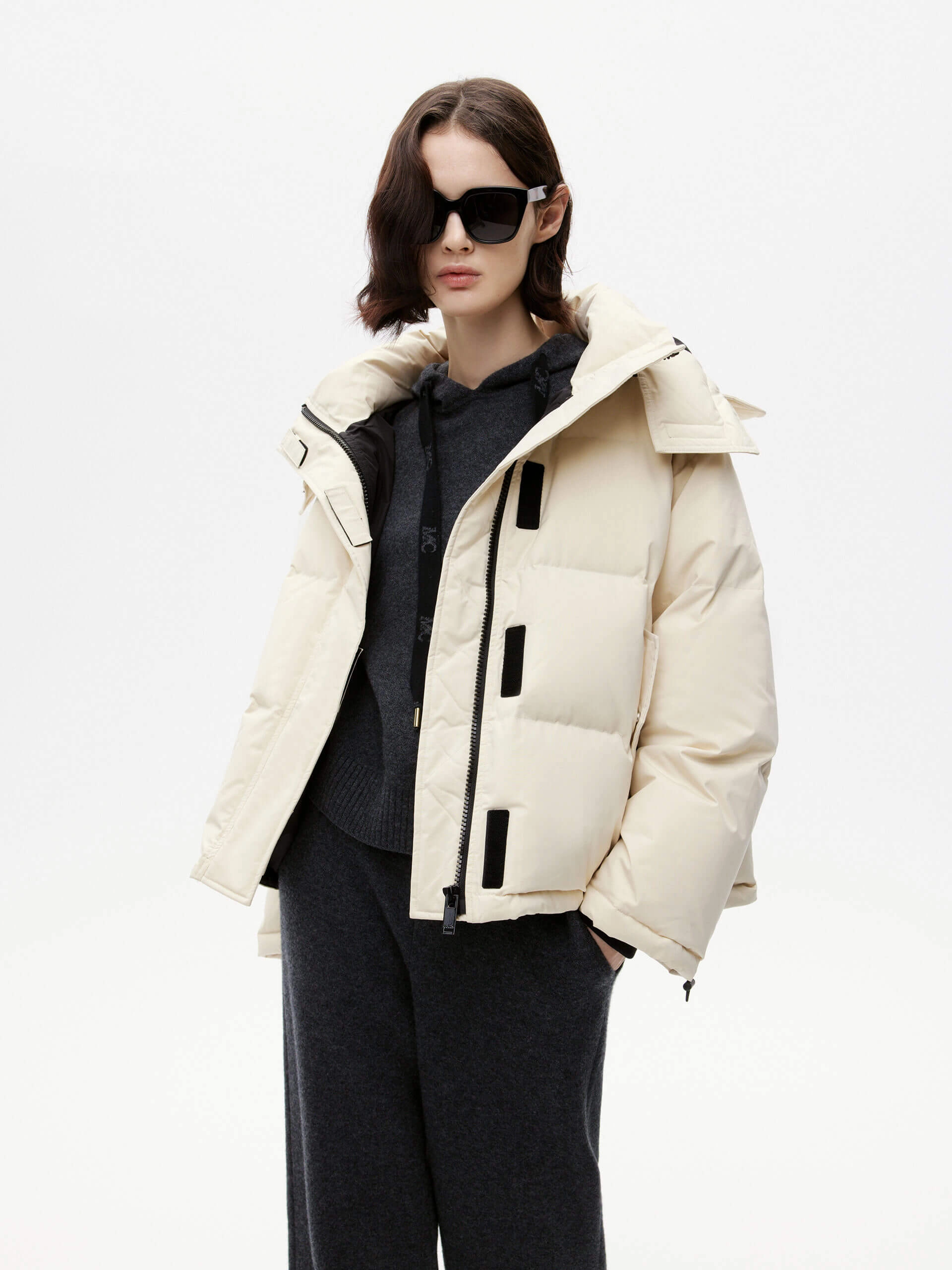 Anti Pilling Texture Wind Shield Hooded Short Down Jacket