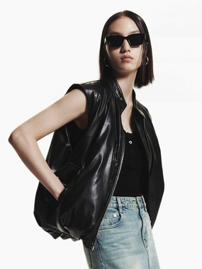 Leather Quilted Down Vest Minimal Travel Look Gloss Free Texture
