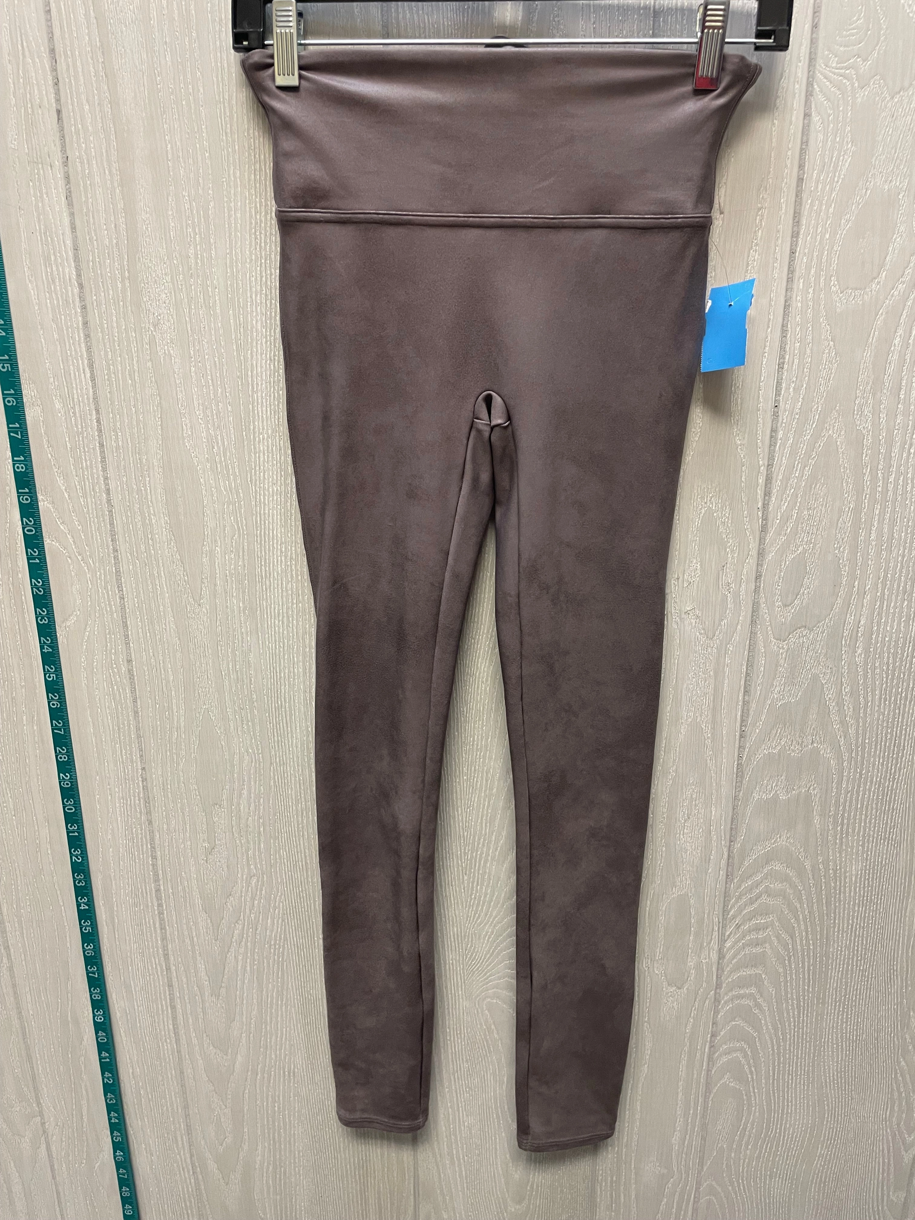 Daily Casual Pants Leggings By Spanx In Grey, Size: 4
