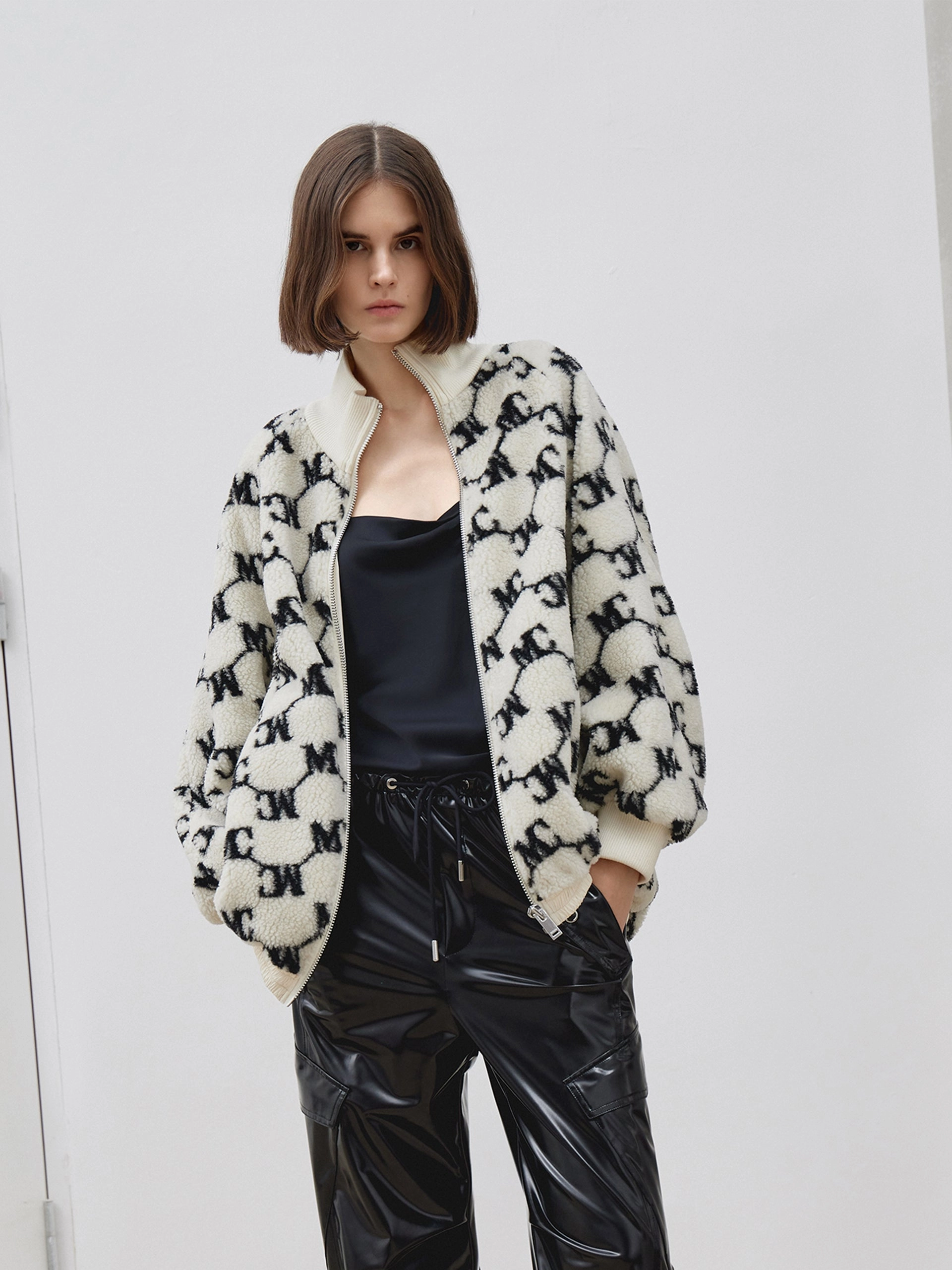 Logo Jacquard Shearing Fleece Jacket Stretch Enhanced Mobility Zones