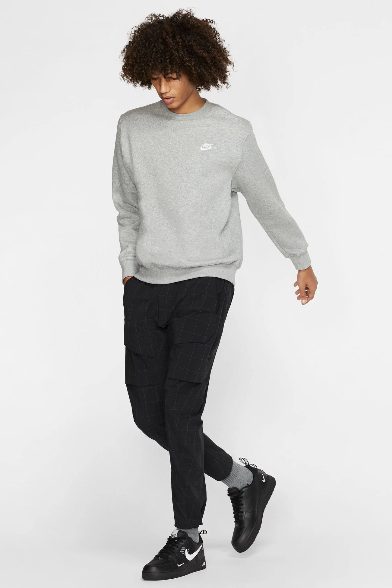Nike Sportswear Club Fleece Crew Dark Grey Heather Temperature Regulating Fill