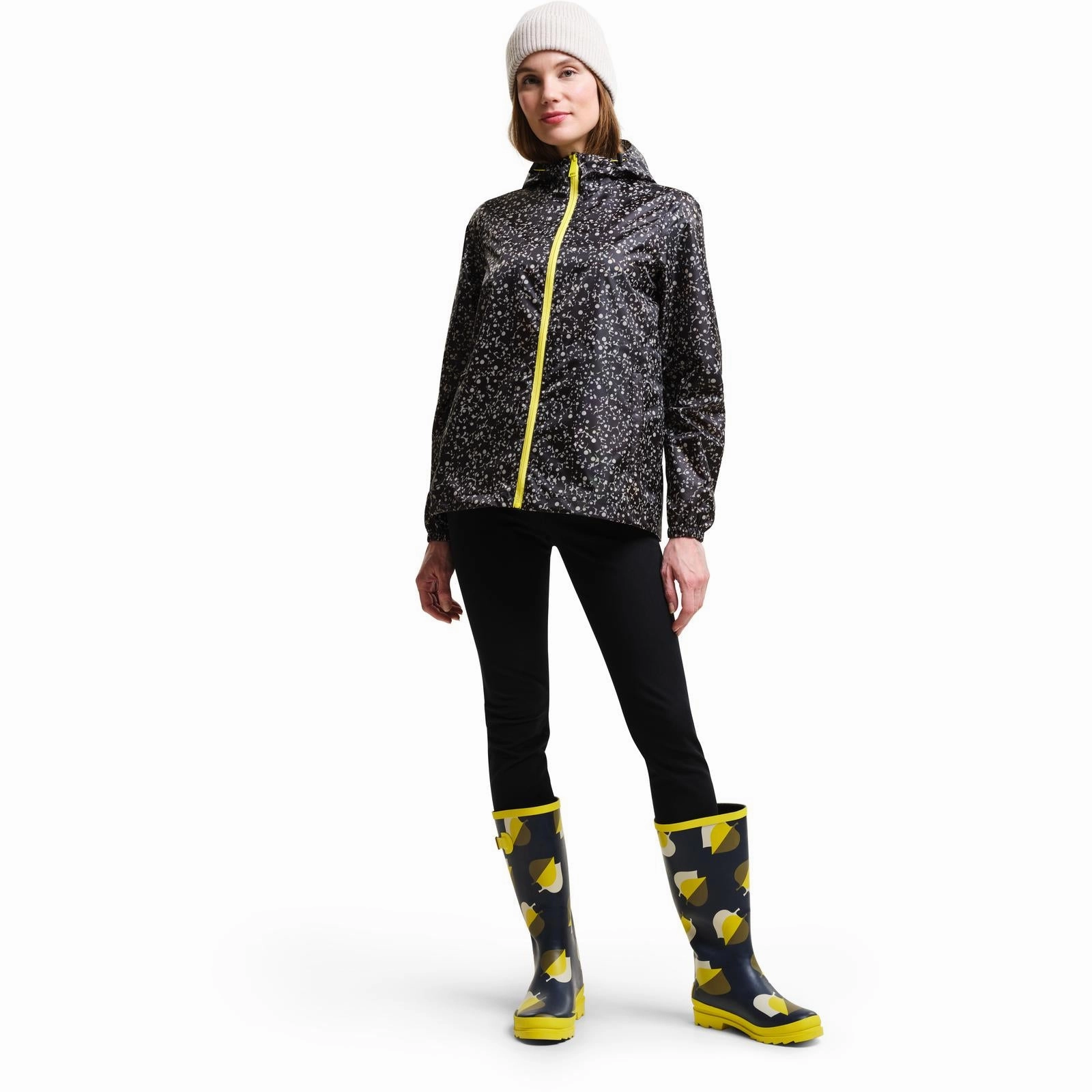 Polished Look Classic Zip Up Regatta Womens Orla Kiely Waterproof Pack-It Jacket