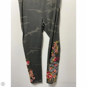 Non-Restrictive Fit Smart Style Pants Leggings By Johnny Was In Camouflage Print, Size: L