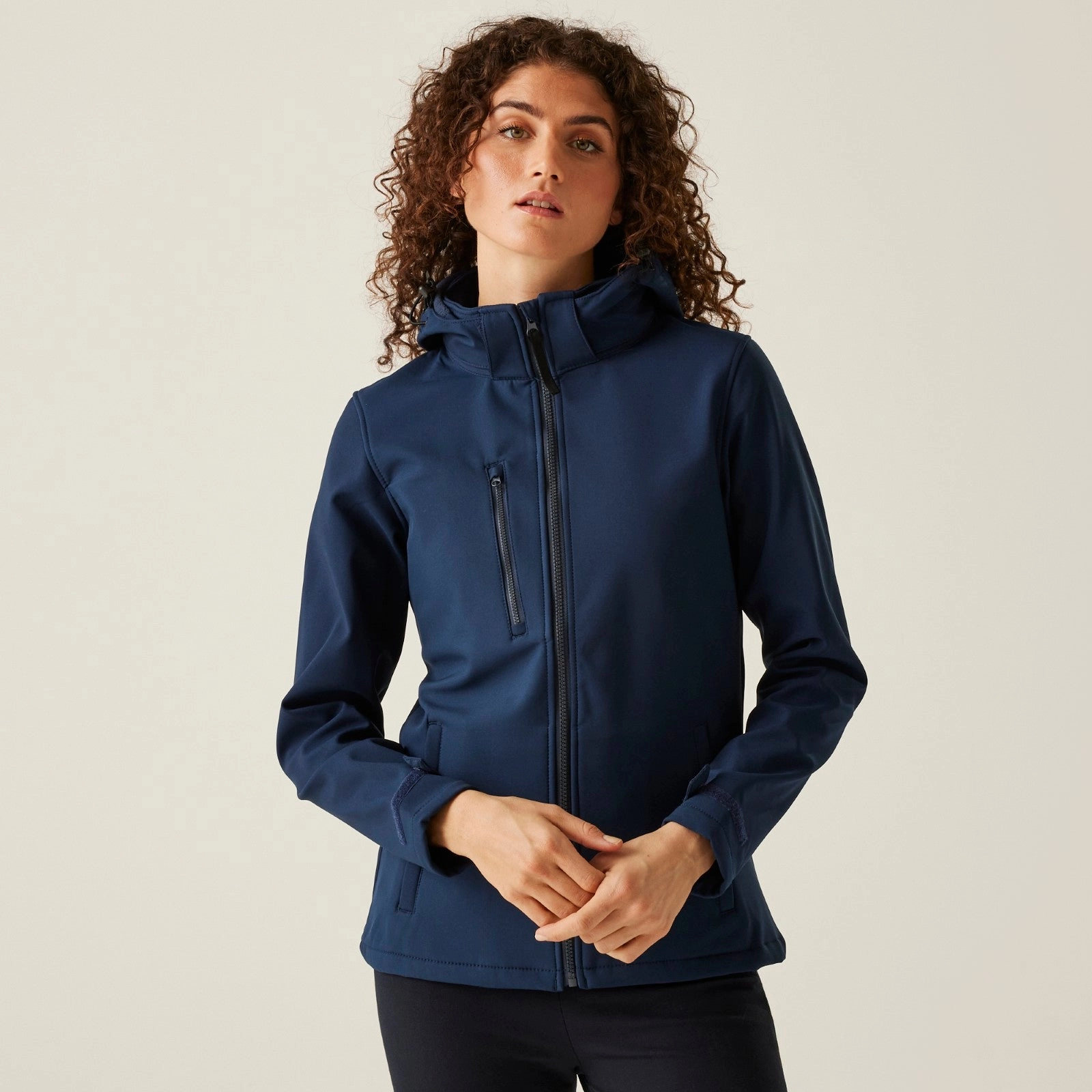 Regatta Professional Womens Venturer Printable Softshell Jacket MoistureWickingTechnology Convertible Style