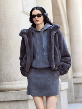 Soft Hood Fuzzy Coat Four Way Stretch Seamless Shoulder Design