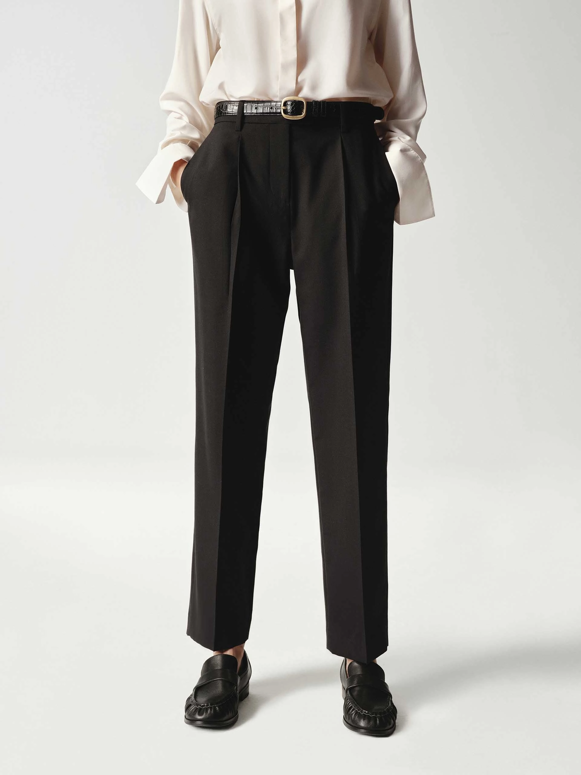 Straight Leg Ankle Pants slim cut