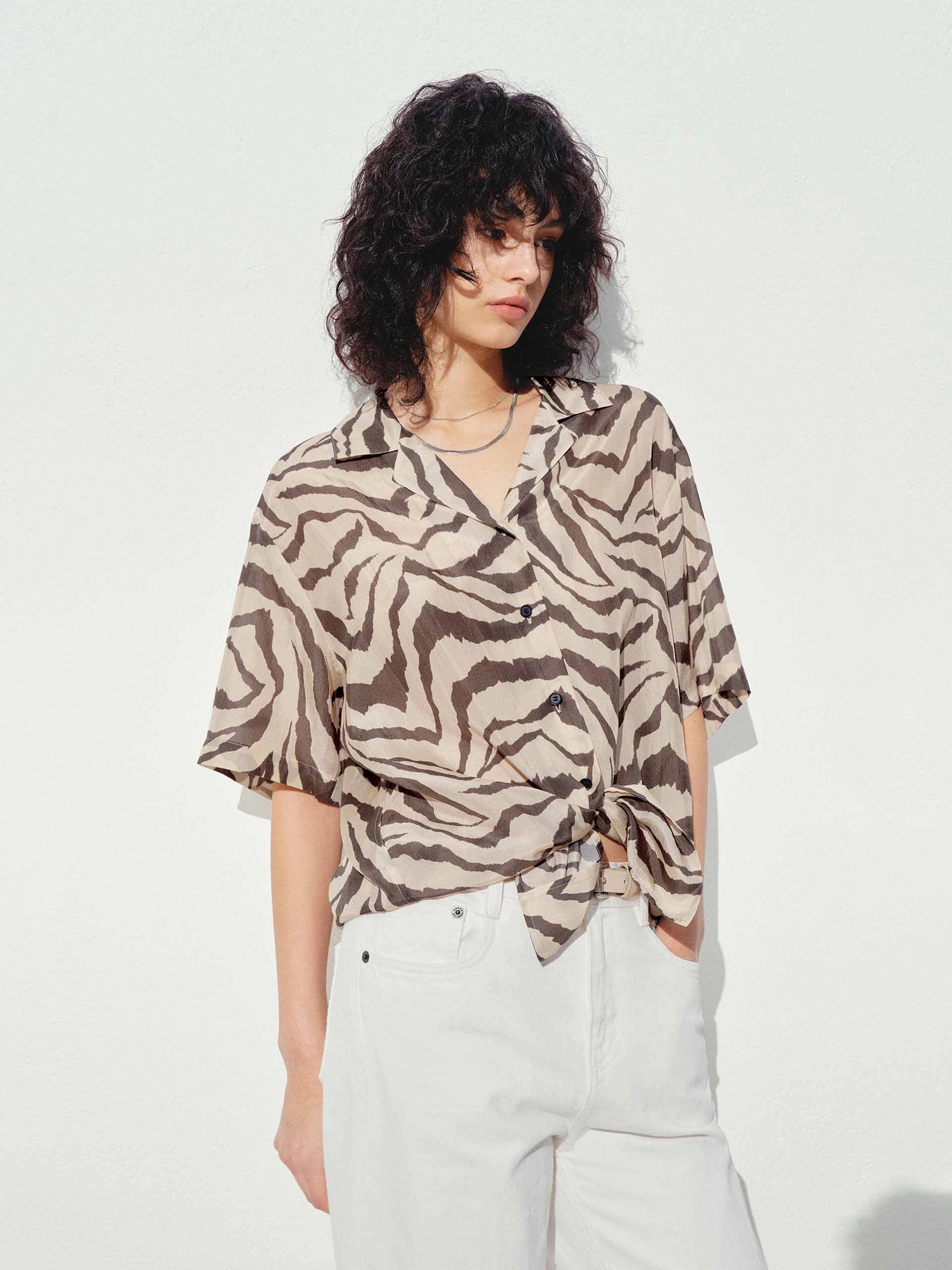 Tiger Pattern Silk Shirt High-Quality Craftsmanship