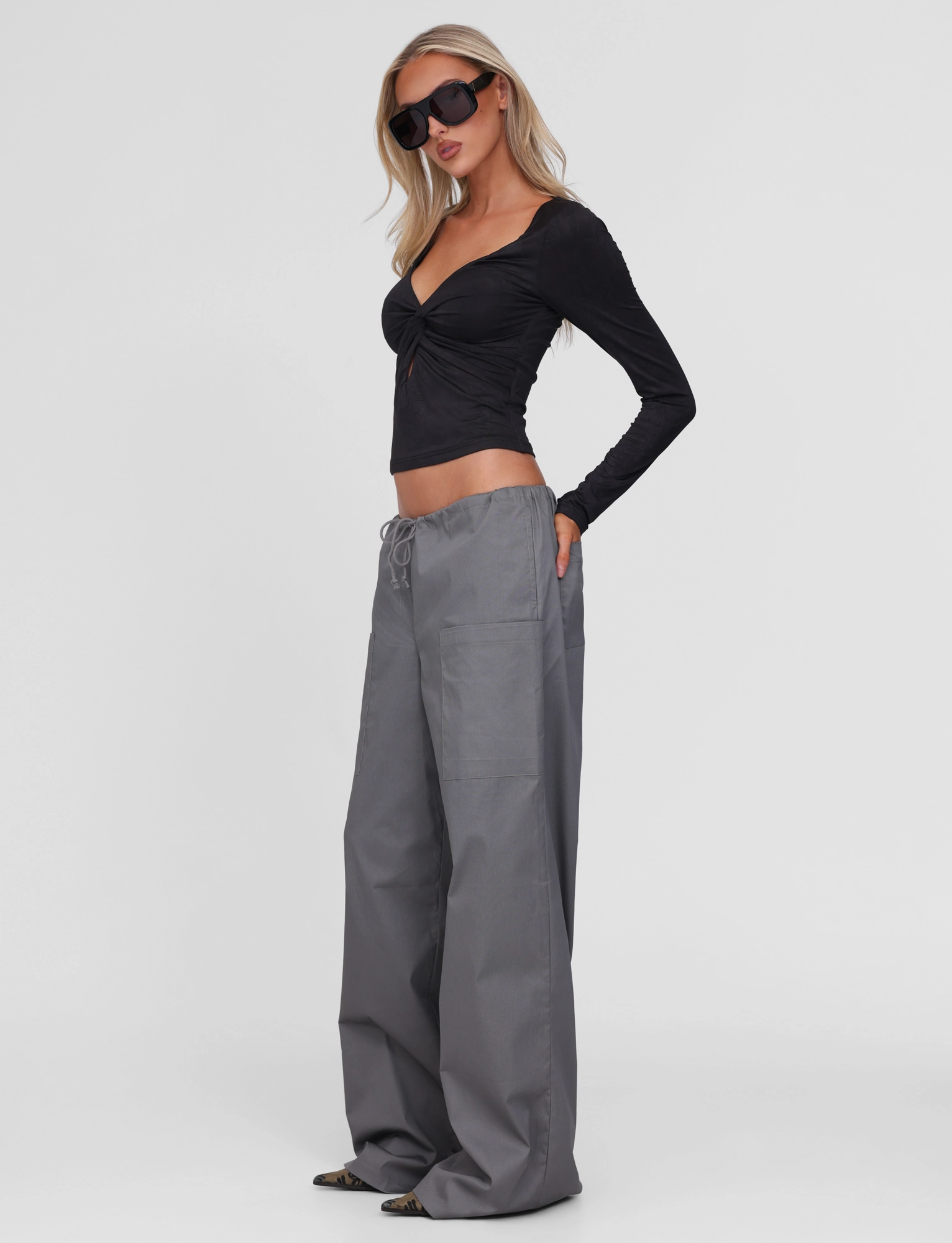 TYSHA PANT - CHARCOAL Cold-Shoulder Perfect Mood