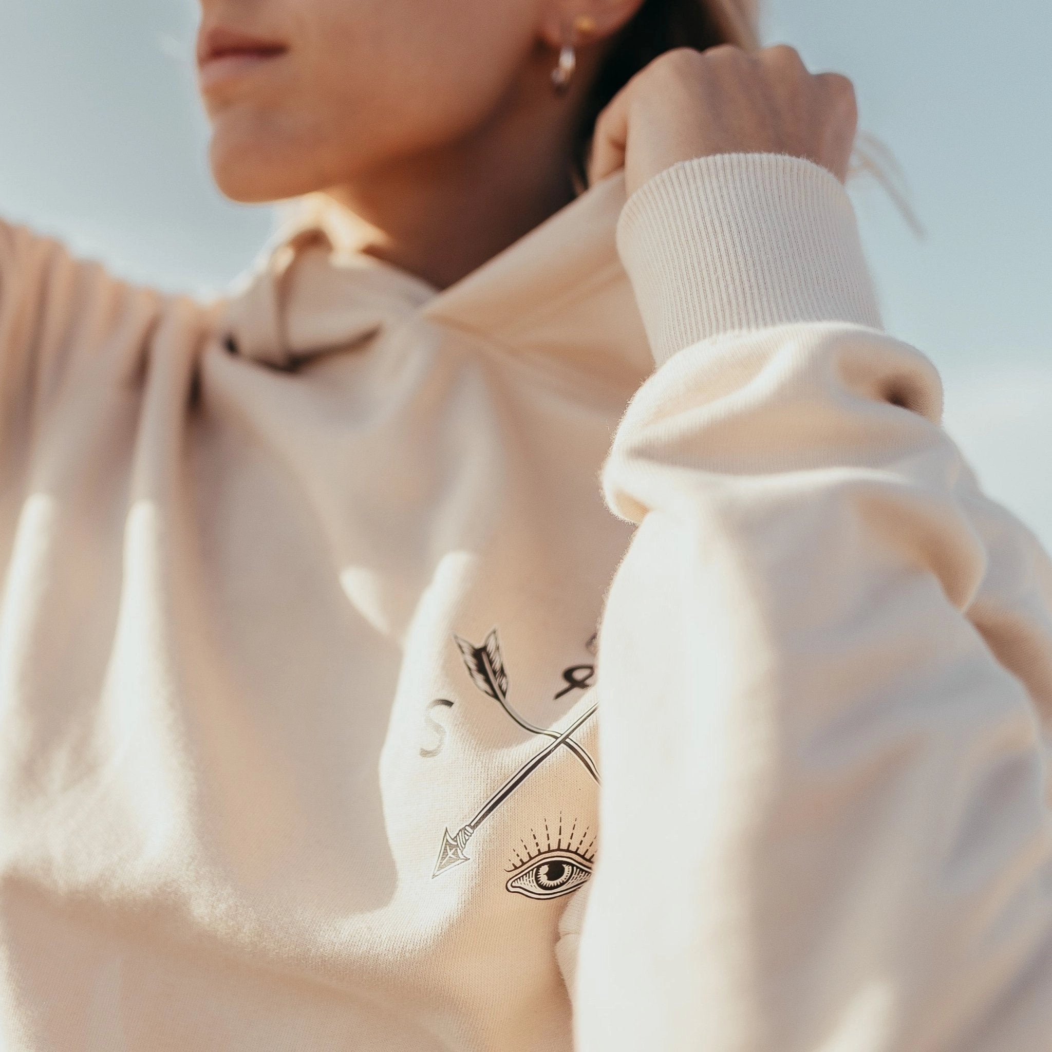Sand "Lost in Paradise" Hoodie Sleek Waist