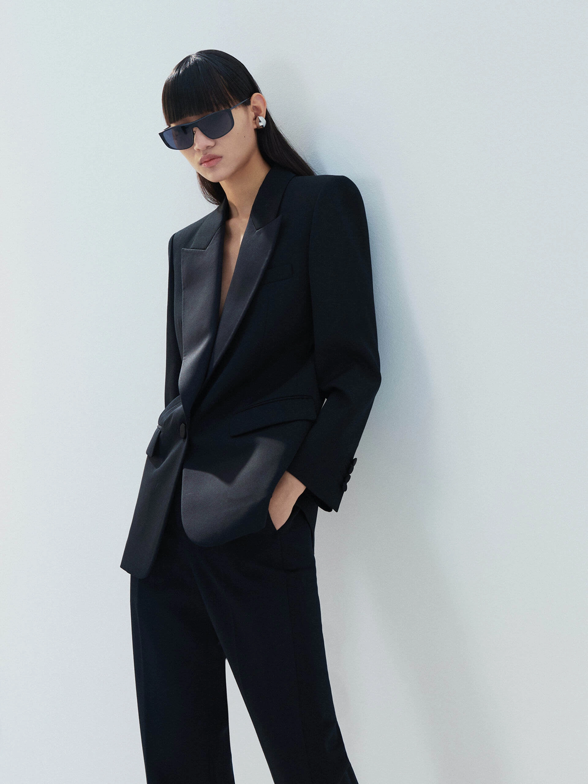 Light Weight Satin Lapel Wool Blazer
